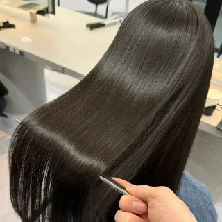 ロング 髪質改善/縮毛矯正/ ブリーチなしカラーのヘアスタイル