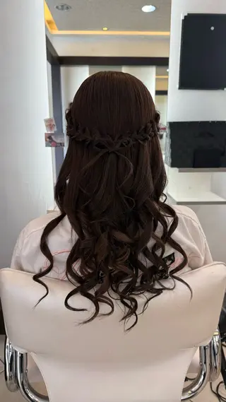 ヘアアレンジ ヘアセット/ブリーチ カラー🩰SEINAのヘアスタイル