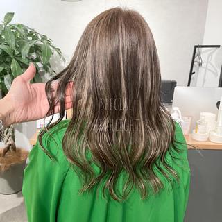 セミロング 岸川 恭子のヘアスタイル