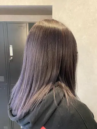カラー レイヤーカット・透明 感カラー✨️春山栞菜のヘアスタイル