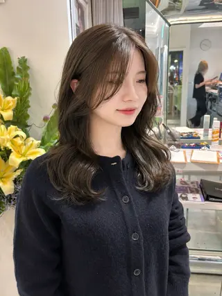 ロング パーマ コテ巻き風パーマ 藤澤　知彌のヘアスタイル