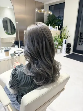 ロング カラー 透明感カラー🌿 グレージュ🐺陽介のヘアスタイル