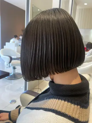 ショート ブリーチしてても 綺麗にかかる縮毛矯正のヘアスタイル