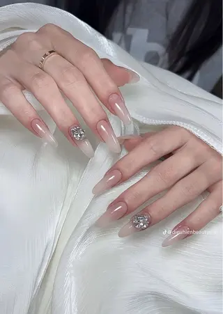 ネイル Dyo Nail_Royalのネイルデザイン