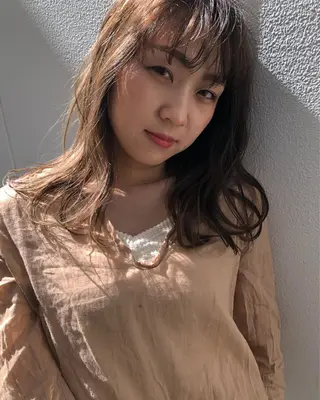 セミロング カラー 石井（遠藤） 愛莉のヘアスタイル