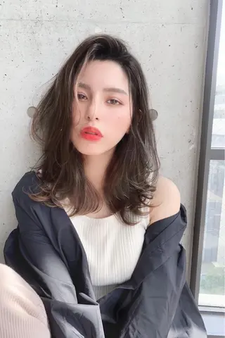 セミロング カラー Zina 渋谷のヘアスタイル