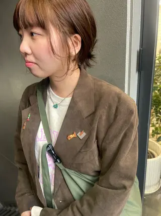 ミディアム カラー 💓パーマ，💗 レイヤーカットのヘアスタイル
