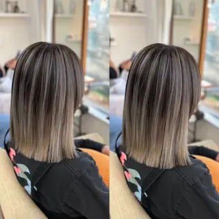 ミディアム ブリーチカラー HAZUKI🦖のヘアスタイル