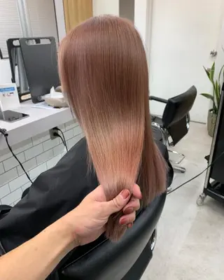 セミロング 🌸MAYU🌸 ハイトーン➕レイヤーのヘアスタイル