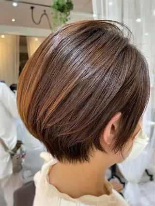 ショート カラー サワタ ミサのヘアスタイル