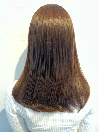 セミロング カラー 伊藤 さやかのヘアスタイル