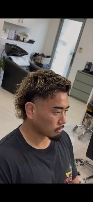 パーマ メンズ TIDEHAIR 志羽のヘアスタイル