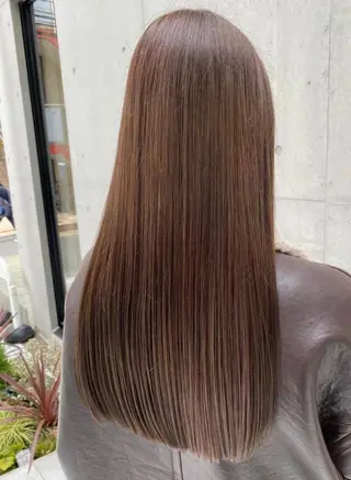 ロング バタフライレイヤー/ ニシトモユキのヘアスタイル