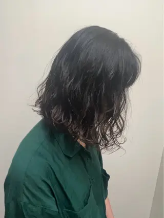 ミディアム パーマ Lisa 海外風スパイラルのヘアスタイル