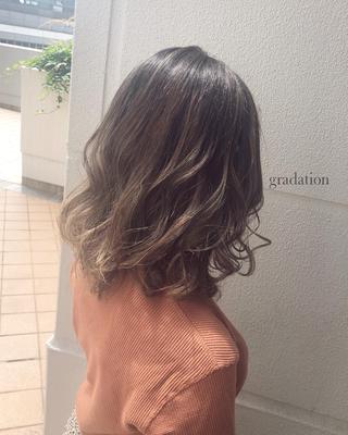 ミディアム 岸川 恭子のヘアスタイル