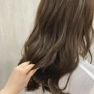 ロング カラー 🫧透け感⋆艶髪💎 山口アヤカのヘアスタイル