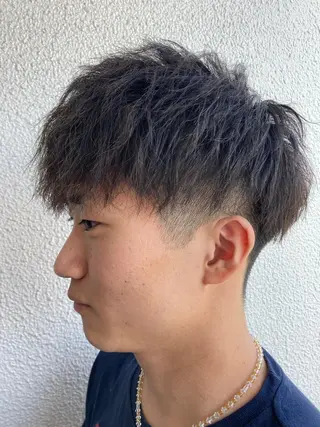 ショート パーマ メンズ 内村 純也のヘアスタイル