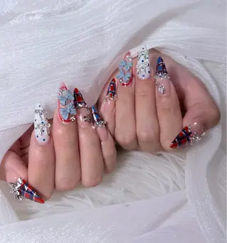 ネイル Rinaky Amee Nailのネイルデザイン