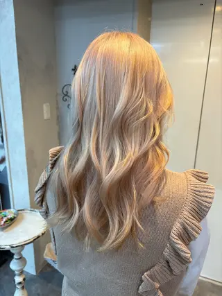 ロング シモイケ ルアのヘアスタイル