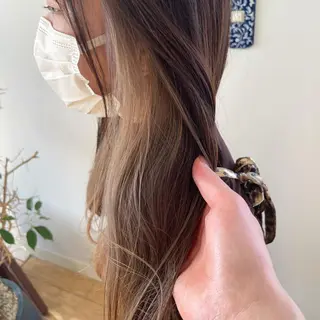 ロング カラー ヘアアレンジ 間水 和樹のヘアスタイル