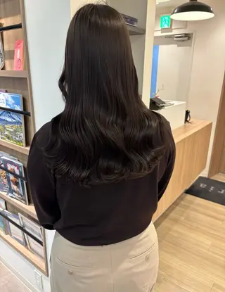 セミロング モテ髪🫧赤み消し カラー表参道きょうこのヘアスタイル