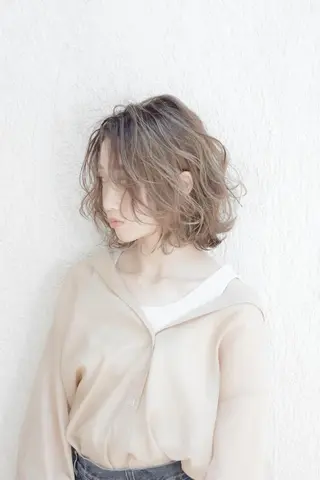 ミディアム カラー ビューティービースト 新宿のヘアスタイル