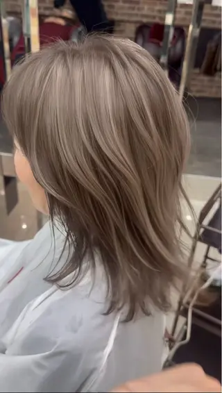 カラー 菅野谷 琉那のヘアスタイル