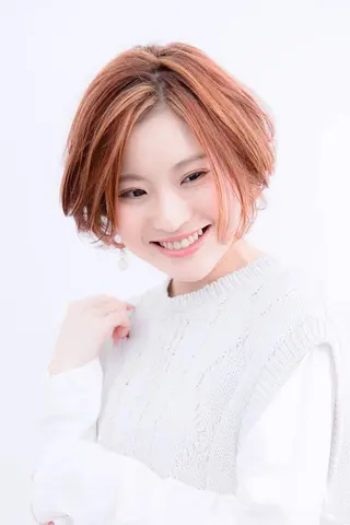 ショート Lond enikaのヘアスタイル