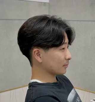 ショート パーマ メンズ 岩城 滉成のヘアスタイル