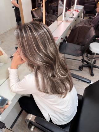 ミディアム カラー レイヤーカット BLend 渋谷のヘアスタイル