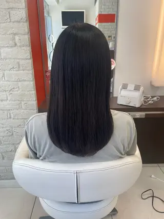 セミロング アベ ミオのヘアスタイル