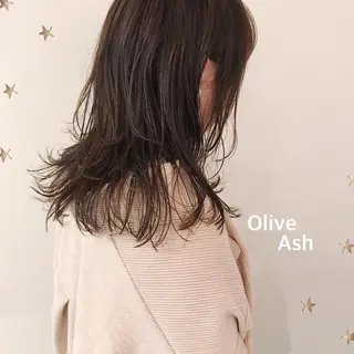 ミディアム カラー 市川 千夏のヘアスタイル