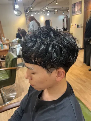 ショート パーマ TAI透明カラー 柔らかい縮毛矯正のヘアスタイル