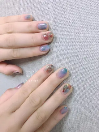 ミディアム ネイル Blowe ニュアンスのネイルデザイン