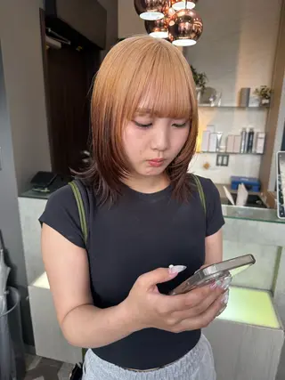 ミディアム カラー 天神暖色カラー レイヤー・髪質改善のヘアスタイル