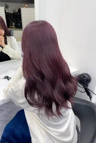 ロング カラー 抜け感レイヤー︴ ニュアンスカラーのヘアスタイル