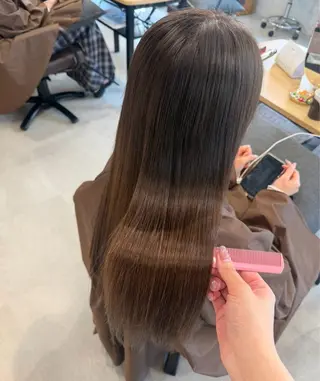 カラー Sakura / Fier umedaのヘアスタイル