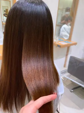 ロング ARMONY秋山輝也 コテ巻き風パーマ特化のヘアスタイル