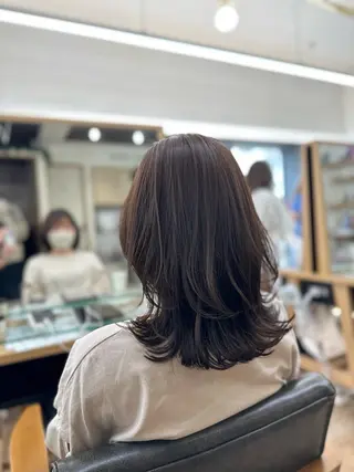 ミディアム カラー パーマ ヘアアレンジ メンズ キッズ ネイル マツエク・マツパ アイブロウ 似合せレイヤー/ 柔らか透明感カラーのヘアスタイル