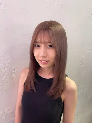 セミロング カラー SERINA/ウルフ 、デザインカラーのヘアスタイル
