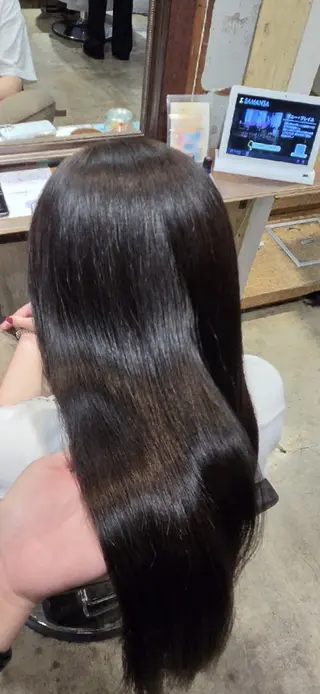 ロング 谷岡 沙也佳のヘアスタイル