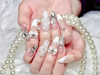 ネイル 🦋 Queenieのネイルデザイン