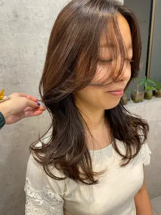 セミロング カラー 似合う髪型見つけます AYAKAのヘアスタイル