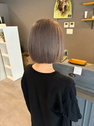 セミロング カラー ＳＨＵ ＮＴＡのヘアスタイル