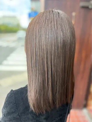 セミロング 透明感カラー 山田真生のヘアスタイル