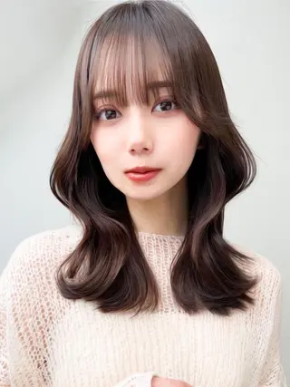 ミディアム 村岡彩優/松本 /ブリーチ/艶カラーのヘアスタイル
