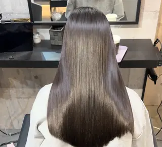 ロング TAKAMI 髪と爪を同時に施術のネイルデザイン