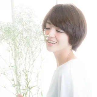 ショート カラー newi saLyu ネウィ サリューのヘアスタイル