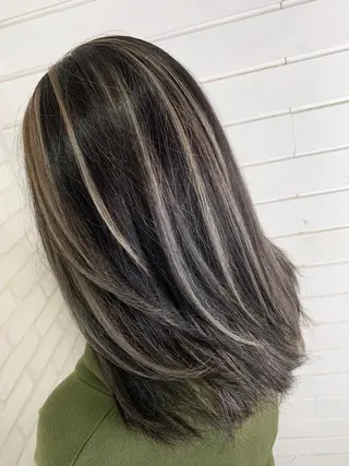 ミディアム 穐田 司樹のヘアスタイル