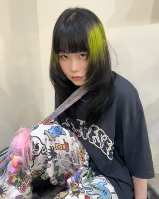 セミロング ブリーチカラー yuraraのヘアスタイル
